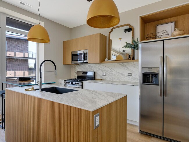 Foto del edificio - 8342 Center St