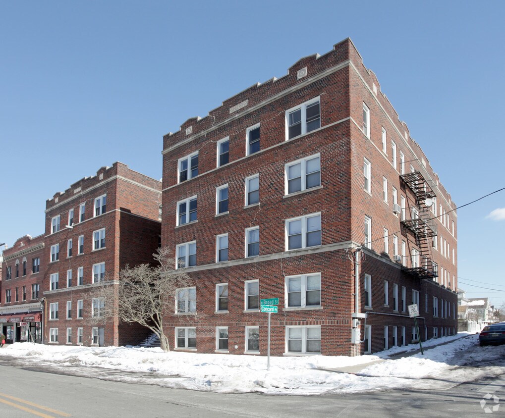 1025 N Broad St. - 1025 N Broad St