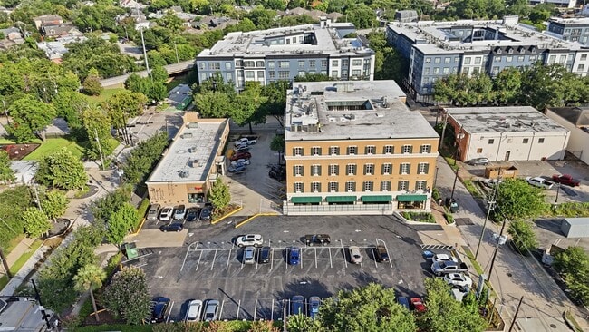 Building Photo - 3401 Louisiana St