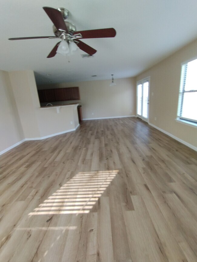 Foto del edificio - 2200 Weiss Ln