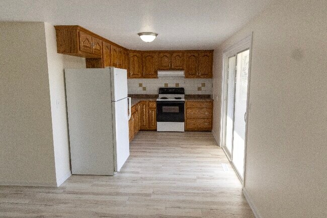 Building Photo - 988 Delwood Rd