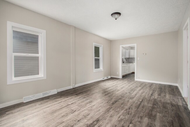 Building Photo - 1907 McIlwraith St