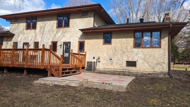 Building Photo - 10620 Johnson Cir