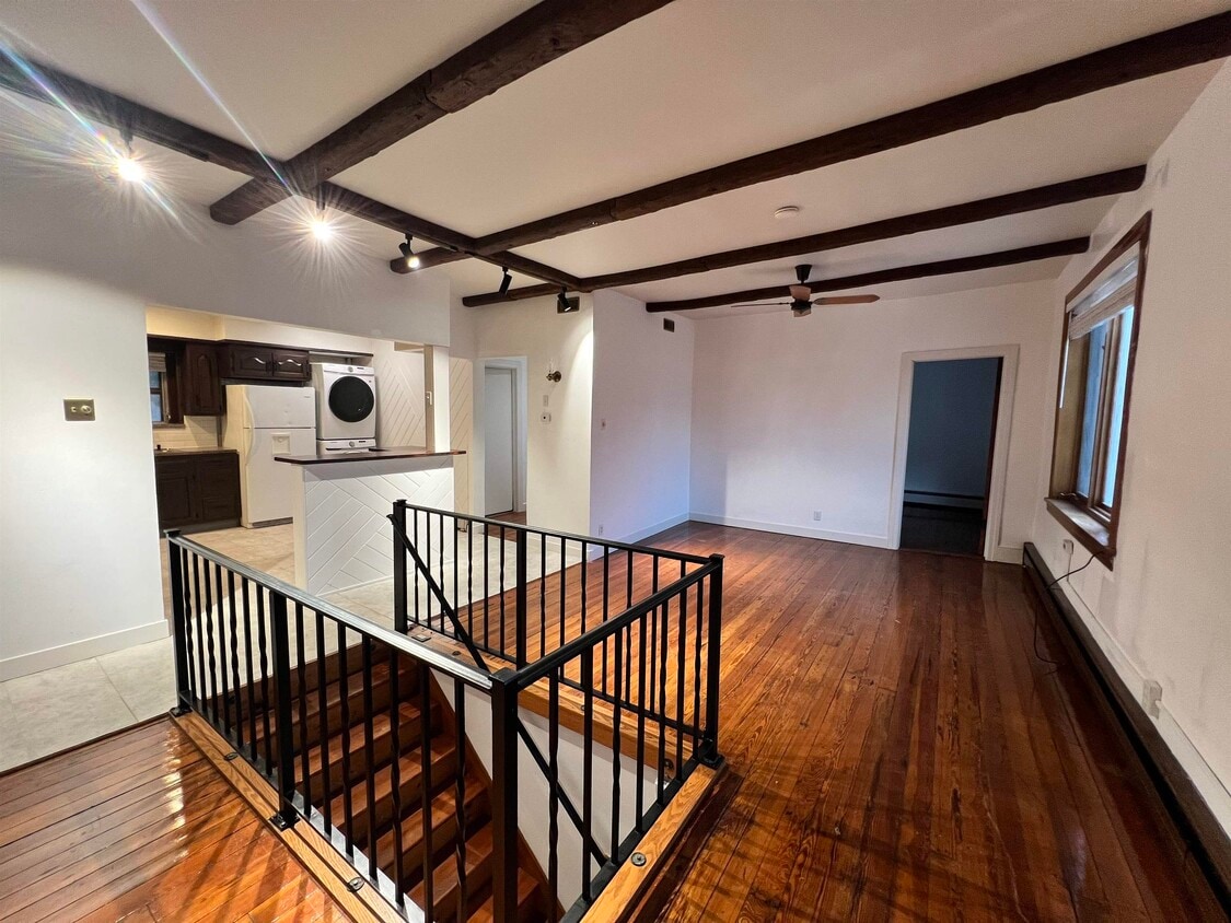 Foto principal - 30 W 9th St