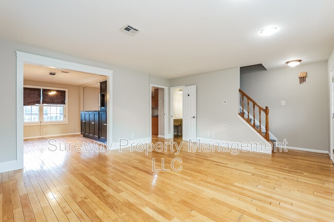 Building Photo - 5 Isla Ct