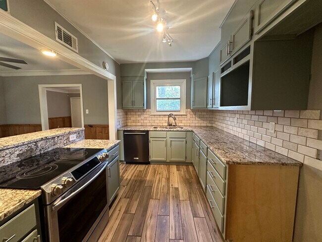 Building Photo - 3171 Carnes Ave