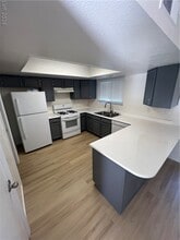 Building Photo - 3939 S Torrey Pines Dr