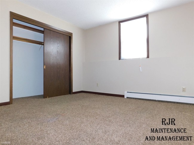 Building Photo - 2 br, 1 bath Apartment - 2420 N 8th St