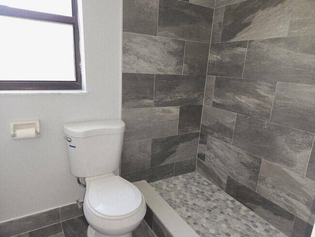 Foto del edificio - 2050 Oleander Blvd
