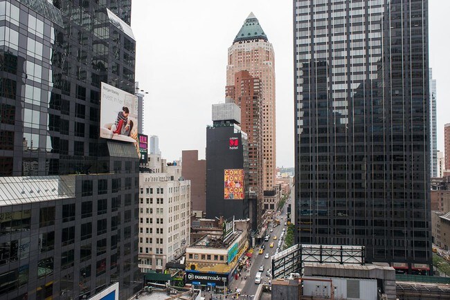 Building Photo - 150 W 51st St