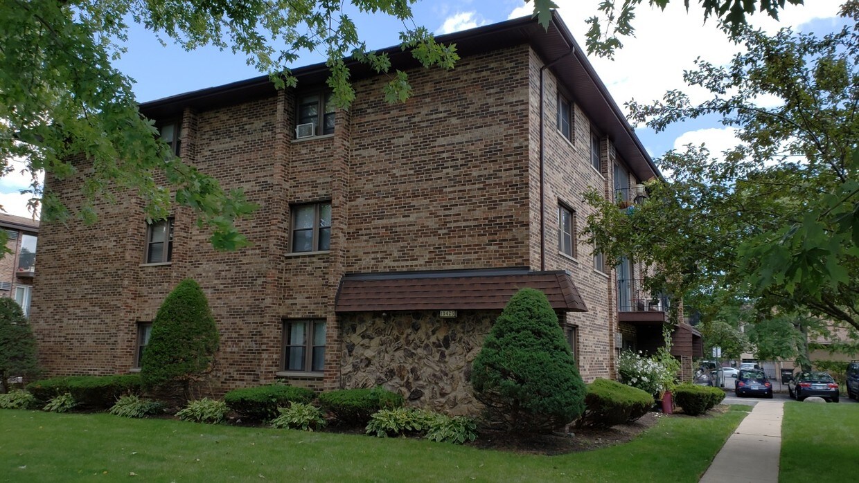 10425 Mason Ave Unit 2C, Oak Lawn, IL 60453 Apartment for Rent in Oak