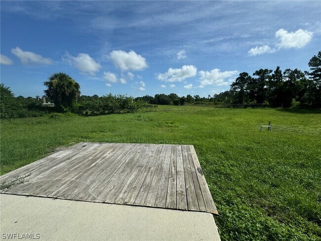 Foto del edificio - 1063 Peach St