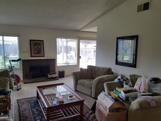 Foto del edificio - 4 Bedroom Single level