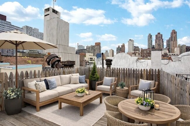 Building Photo - 438 W 52nd St