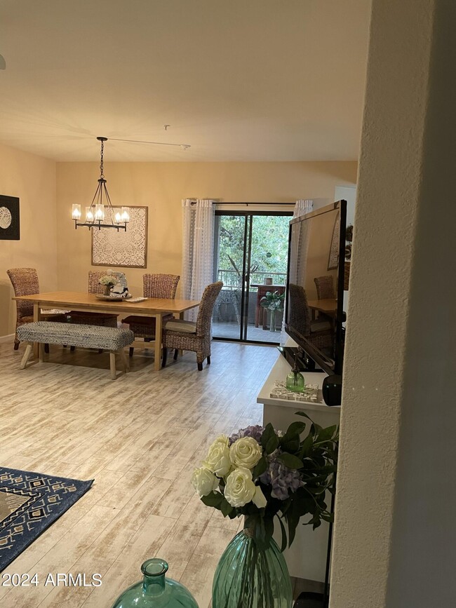Foto del edificio - 15225 N 100th St