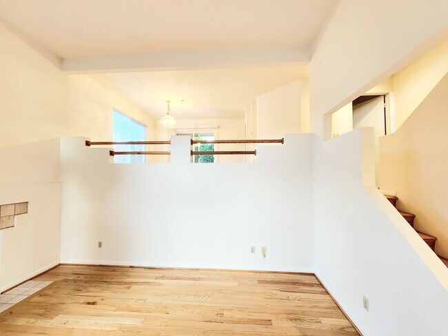 Building Photo - Foster City townhouse