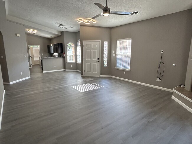 Foto del edificio - 7224 Boxwood Ave NE