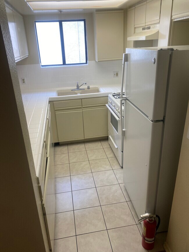 Foto del edificio - 2400 Seneca St