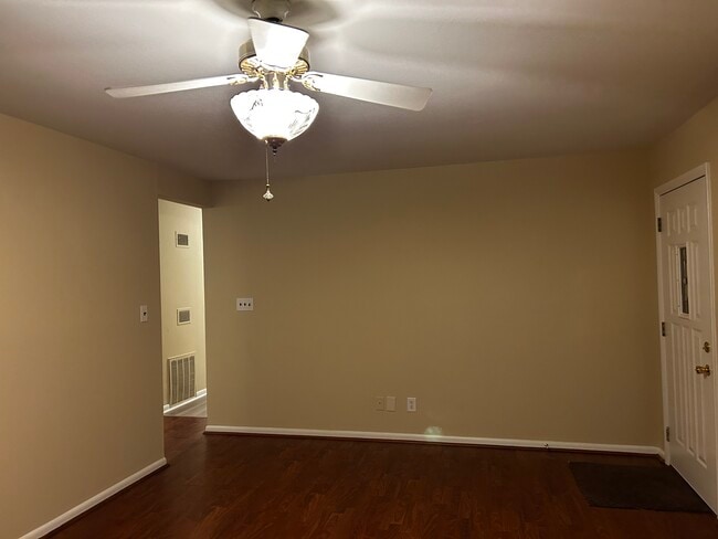 Building Photo - 220 E Trotwood Blvd