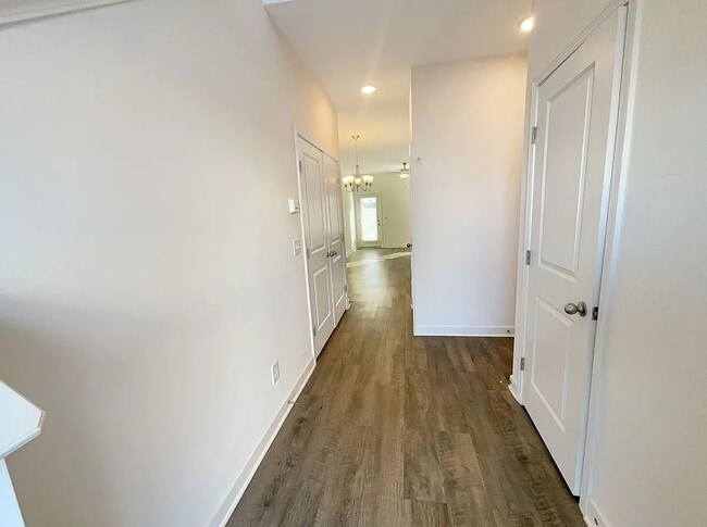 Building Photo - 4443 Chusto Dr