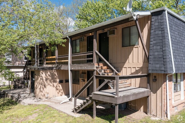 Building Photo - 1529 Brooke Park Dr