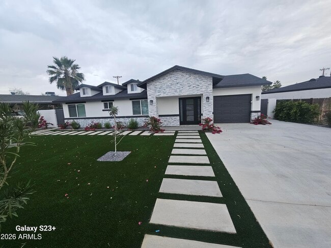 Foto del edificio - 2817 N 71st Pl