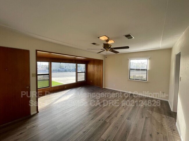 Foto del edificio - 320 Orange Ave