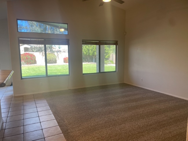 Building Photo - 244 W Goldfinch Way
