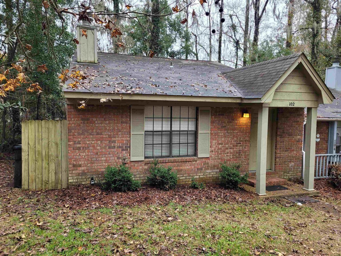 102 S Whetherbine Way, Tallahassee, FL 32301 Townhome Rentals in