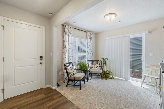 Foto del edificio - 9440 Oro City Loop