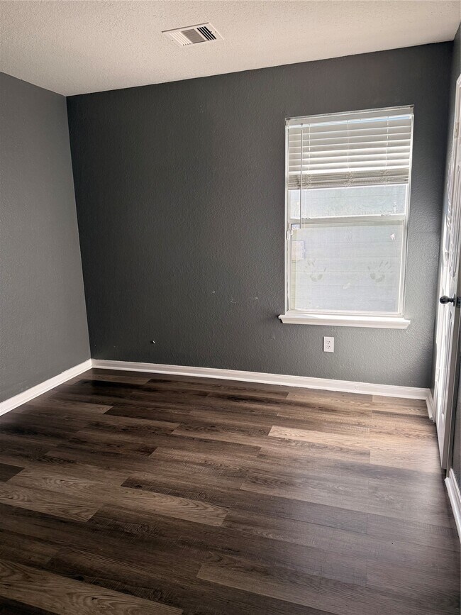 Foto del edificio - 8026 Arrington Forest Ln