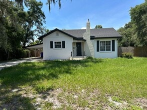 Building Photo - 1704 E Elm Rd