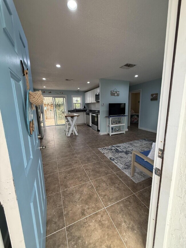 Foto del edificio - 6814 Driftwood Dr