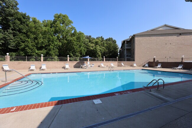 Piscina - Georgetown Oaks Apartments