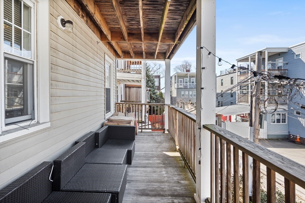 Photo - 247 L St (Boston, MA)