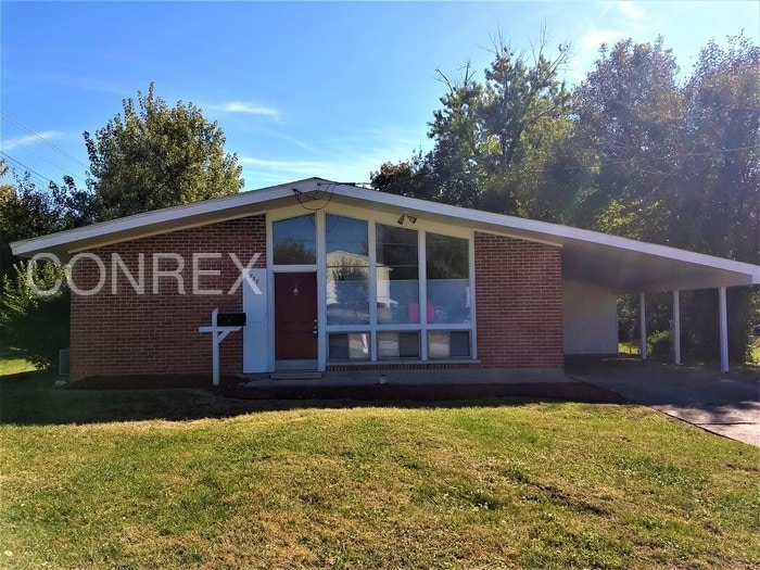 Primary Photo - BEAUTIFUL 3 BEDROOM RANCH STYLE HOME