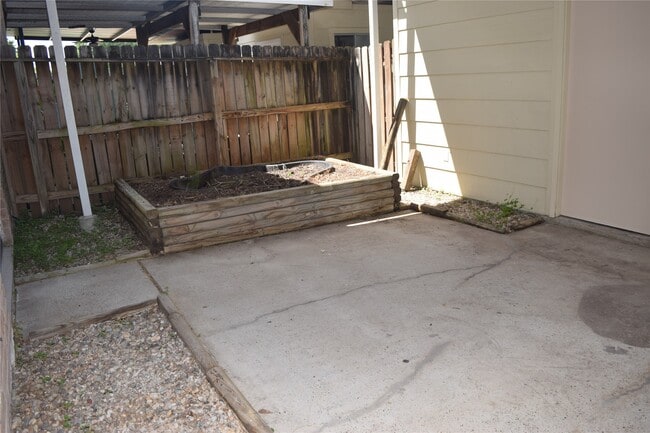 Building Photo - 3822 Laura Leigh Dr