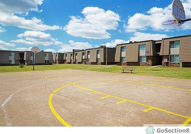 Building Photo - 1409 N Midwest Blvd