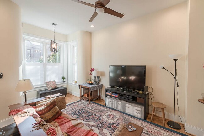 Building Photo - 1004 11th St NE