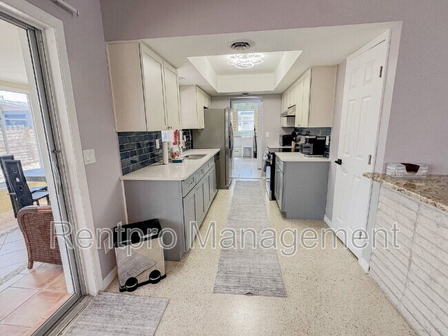 Foto del edificio - 2825 N Beach Rd