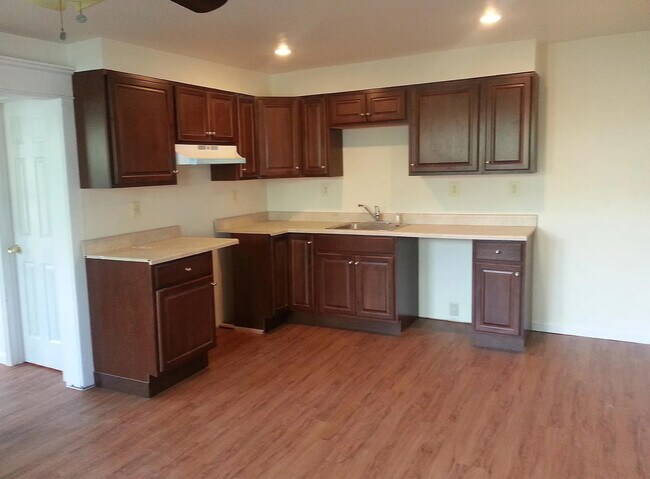Building Photo - 302 Horace Ave