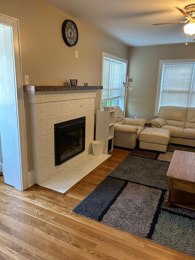 Primary Photo - 311 W 6th St