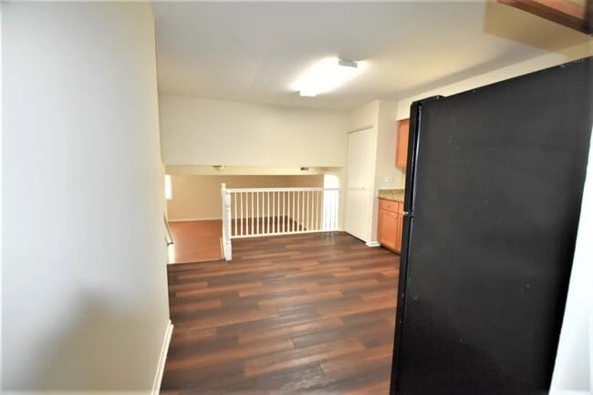 Building Photo - 22830 Lakeshore Dr