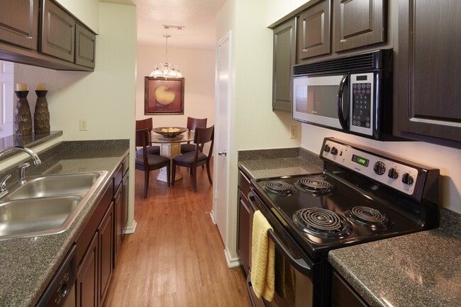 Building Photo - 10610 Morado Cir