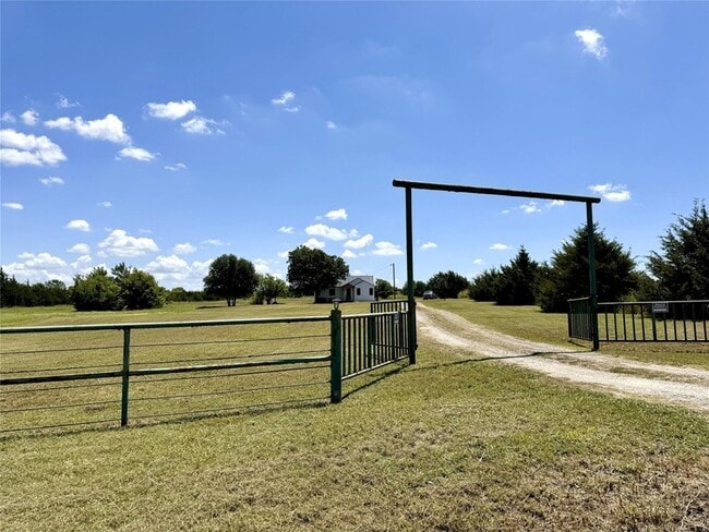 Building Photo - 1347 FM 36