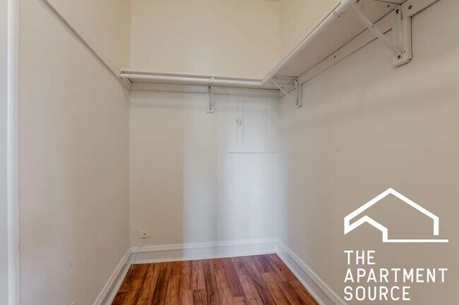 Foto del edificio - 2536 N Sawyer Ave