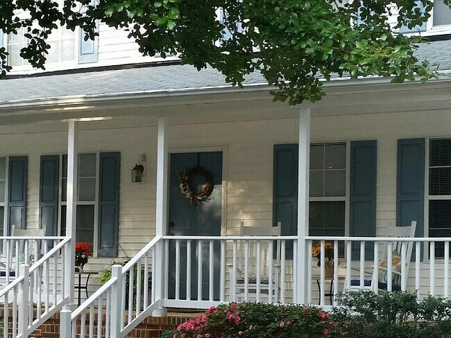 Foto del edificio - 4497 Village Park Dr W