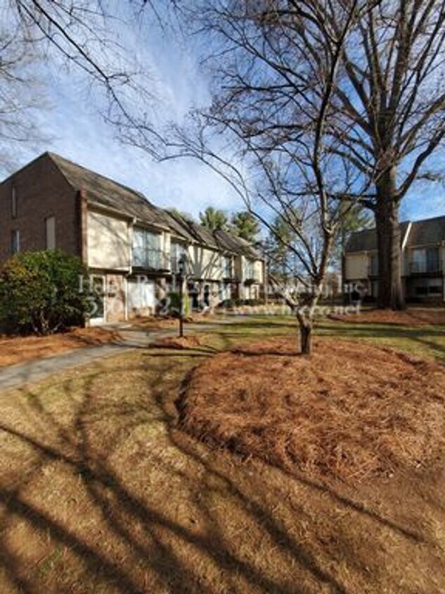 Primary Photo - 1449 Brookwood Dr