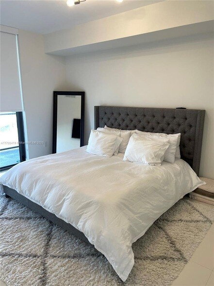 Foto del edificio - 2960 NE 207th St