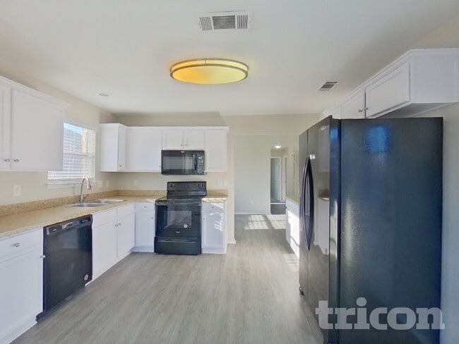 Building Photo - 932 Crowder Dr